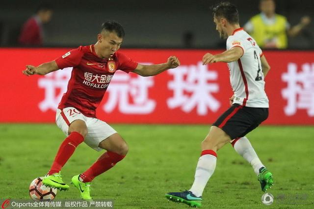坎塞洛的身价约为2500万欧元，哈维和德科都希望将坎塞洛留在球队，球员的经纪人门德斯已经知晓了这一点，但曼城俱乐部目前还没收到任何消息。